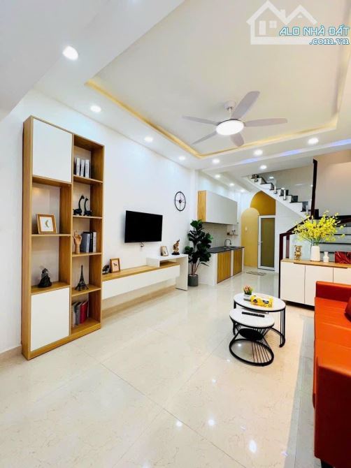 🏠 Bán nhà cạnh Chợ Hóc Môn, Đường Trưng Nữ Vương / 80,6m2 / Giá: 2 Tỷ 150 (Sổ Hồng Riêng) - 2