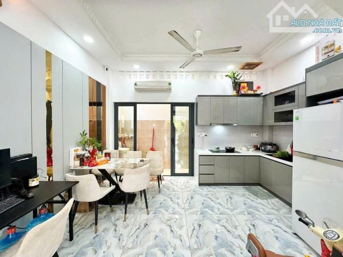 Cần bán nhanh nhà hẻm 6m Đào Tông Nguyên, NB, Dt 5x10m, 3 lầu, ST. Giá 6,15 tỷ - 2