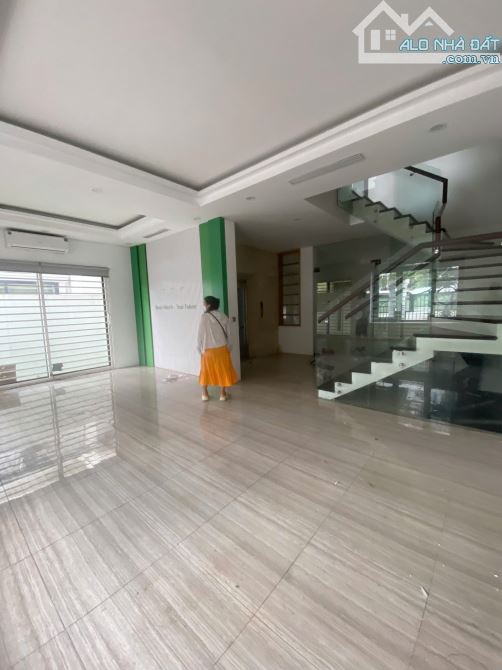 Cho thuê nhà KĐT Hoàng Thành Villas, Mỗ Lao, Hà Đông, HN. DT 120m, 5 tầng, có thang máy. G - 2