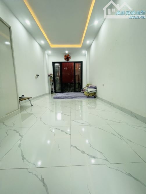 HÀNG XÓM HOÀN KIẾM - 5