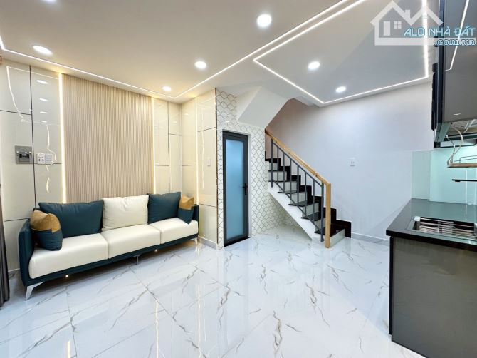 Nhà Hẻm Ba Gác - 22m² (4x5,5) - Trệt 2 Lầu - 3 Phòng Ngủ - Hoàn Công Đủ - 2
