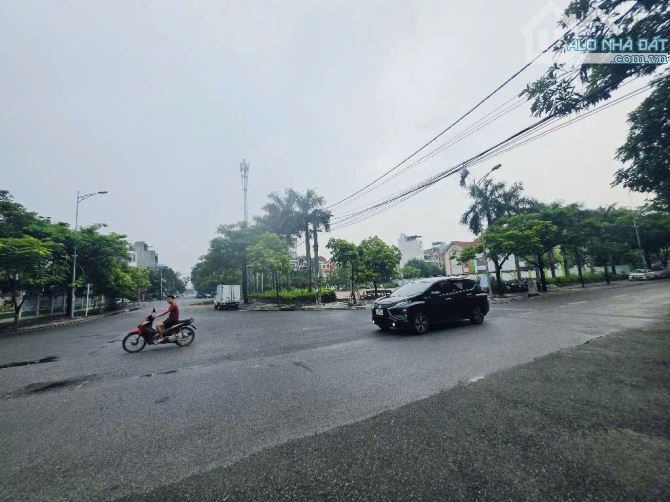 BÁN ĐẤT TĐC THƯỢNG THANH,PHÂN LÔ,VĨA HÈ,KINH DOANH, 74m2,Mt 5,6m.Giá chỉ 14,3 tỷ - 2