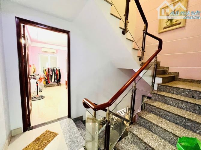 Gần Chợ Thạch Đà, Phường An Hội Tây Gò Vấp - Nhà HXH - 3Tầng - 60M2( 4 x 15 ) - Giá 5.3 Tỷ - 2