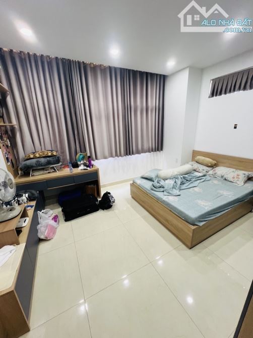 căn góc 4 tầng thoáng mát,đường 6m võ thị nhờ,sát bên kdc nam long quận 7,nhà thiết kế câđ - 2