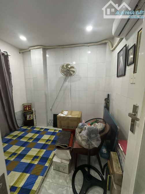 Bán nhà hẻm rộng Lê Thị Bạch Cát,P.11,Q.11,dt: 3,5 x 9 nhà xây 3 lầu 4 Tỷ 65. - 2