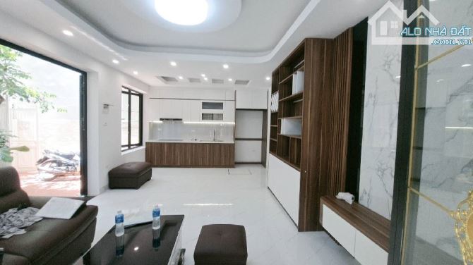55M - 13,5 TỶ - SIÊU PHẨM LÔ GÓC LIỄU GIAI – CỐNG VỊ - VỊ TRÍ KIM CƯƠNG. - 2