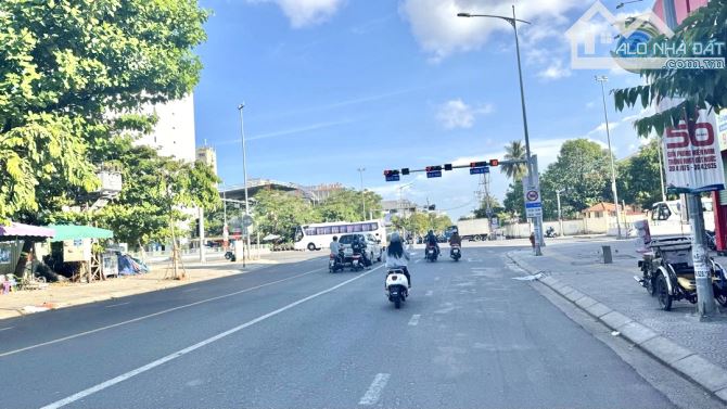 NGAY NGÃ TƯ MẶT TIỀN NÚI THÀNH - DUY TÂN - VỊ TRÍ VÀNG KINH DOANH ĐỈNH CAO- GIÁ 15 TỶ,TL. - 2