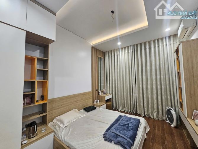 Bán nhà đường Hoàng Quốc Việt, 77m2, phân lô, ôtô tránh, vỉa hè, kinh doanh, 24 tỷ - 2