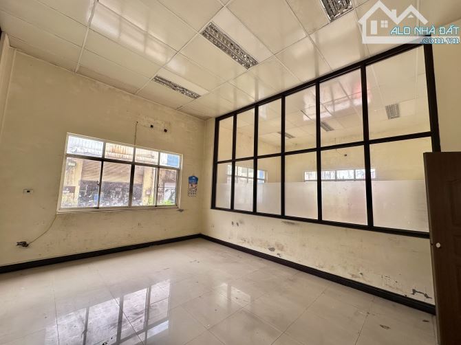 450m kho lưu trữ hàng đường Ba La, container đỗ cửa, có văn phòng, giá 100k/m - 2