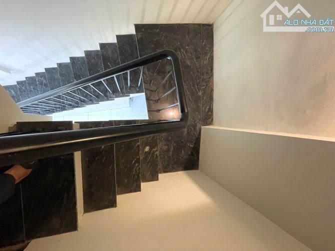 Bán nhà mặt ngõ  Đội Cấn quận  Ba Đình - Sổ 32m2 - giá 7,6 tỷ - Cách phố 10m - Nhà 4 tầng. - 2