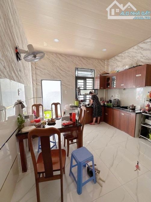 Nhà VIP kế Ngã tư 4 Xã - tiện đi AEON - 60m2 (4x15) - HXH 6m - 2T 3PN 2WC - nhỉnh 6 tỷ - 2