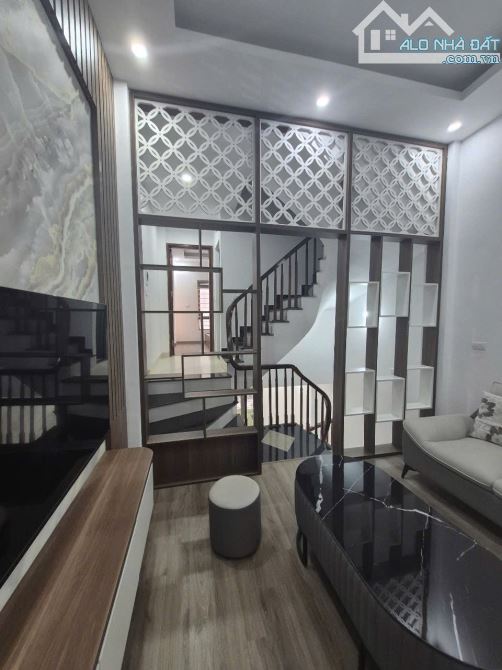 Bán gấp nhà 5 tầng Tứ Hiêp. Full nội thất, đường thông. Chỉ hơn 5 ty - 2