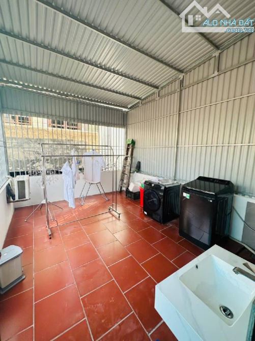 HIẾM CÓ! NHÀ PHÂN LÔ NGUYỄN VĂN CỪ - Ô TÔ TRÁNH - VỈA HÈ - KINH DOANH ĐỈNH - GIÁ CỰC TỐT! - 2