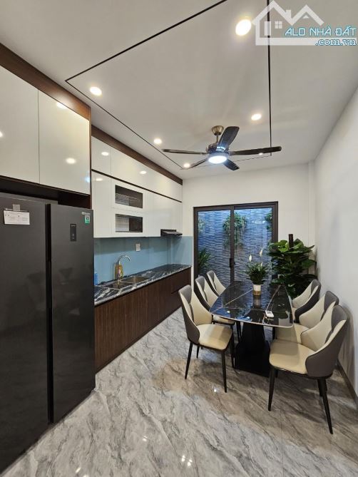 CỤM SÀI ĐỒNG - P.PHÚC LỢI - 50M2 - Ô CHỜ THANG MÁY - FULL NỘI THẤT - 4 PHÒNG NGỦ - 2