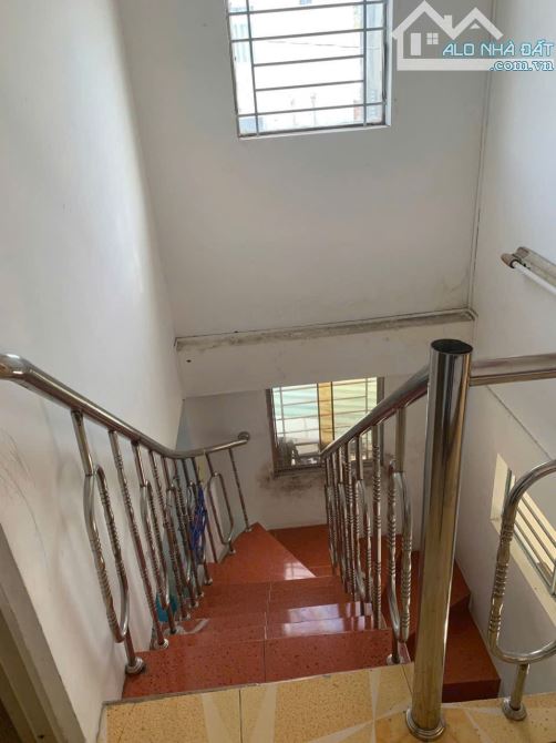 Bán nhà trệt lầu góc 2mt hẻm 5 nguyễn việt hồng - 2