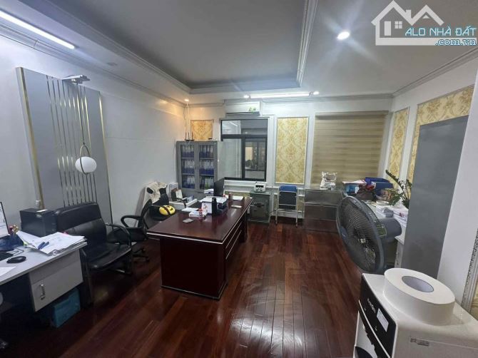SIÊU PHẨM BIỆT THỰ GIẢNG VÕ - DT 131M2 x 4T - MT 11M - 65 TỶ - ĐẲNG CẤP GIỮA PHỐ - 2
