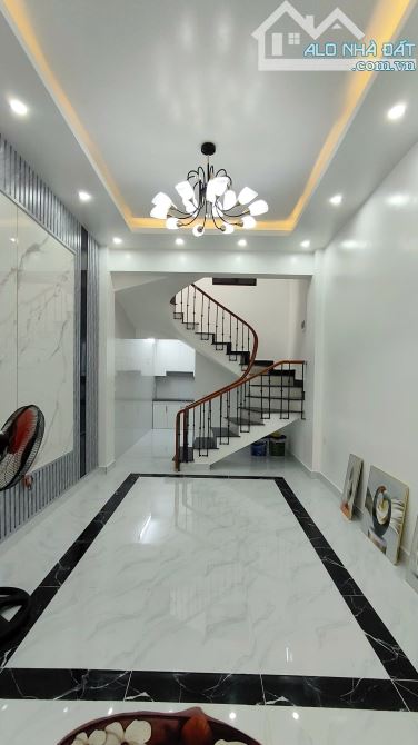 BÁN NHÀ 2 TẦNG – NGÕ NÔNG CHỈ 1 QUÀNH ĐƯỜNG CHỢ HÀNG CŨ CẦN BÁN - 2