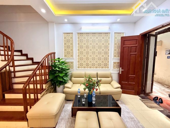 Pháo đài láng 32m 5 tầng mặt tiền.4.2m 7.7 tỷ. Ô tô gần. - 2