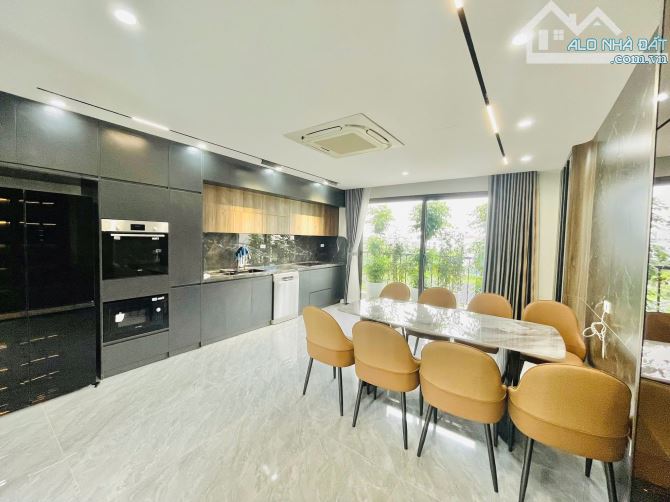 CỰC PHẨM LONG BIÊN! Ô TÔ TRÁNH, GẦN TRƯỜNG, CHỢ - 2