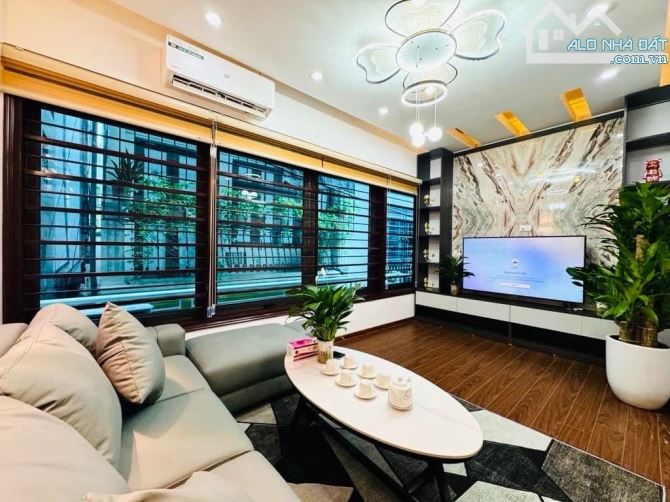 Bán nhà Đình Quán, 54m-4tầng, MT 5,6m, dân xây ở sướng, lô góc, thoáng sáng, ô tô đỗ cửa. - 2