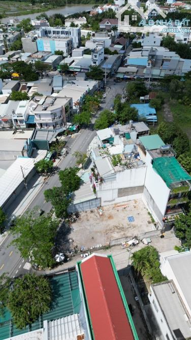Bán Đất 2 MT lê thị tám DT: 262m2=13*27.5giá :18toi - 2