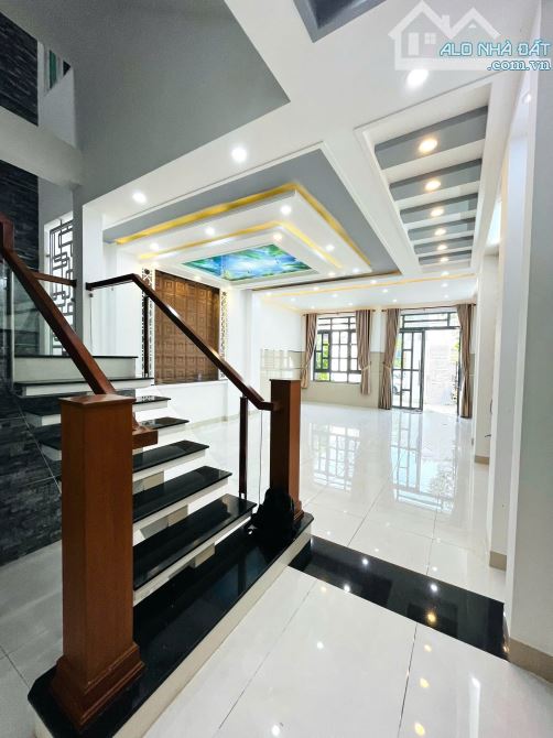 NHÀ CHO THUÊ TRỆT 2 LẦU MỚI ĐẸP - FULL MÁY LẠNH - TRỤC CHÍNH NAM LONG - 2