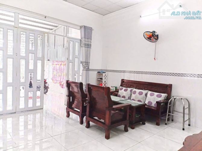 Bán gấp nhà c4 tại lê minh nhựt , tâ thông hội 815 triệu dt 149m2 , sổ hồng riêng - 2