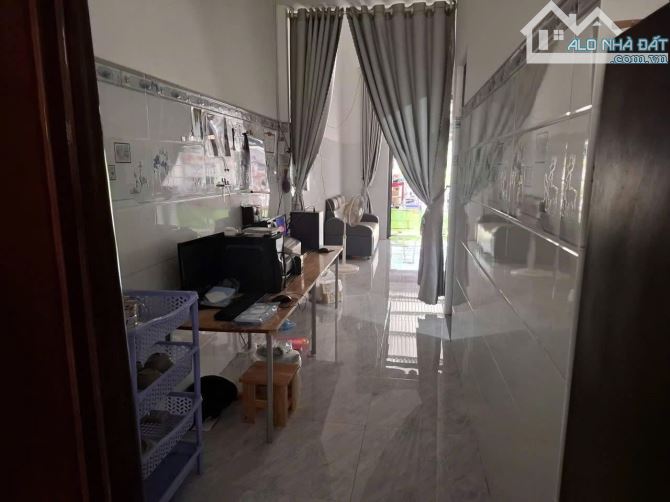 Nhà 1 lầu 1 trệt tại đường song hành,tân hiệp dt 117m2 giá 1 tỷ 150 triệu , sổ riêng - 2