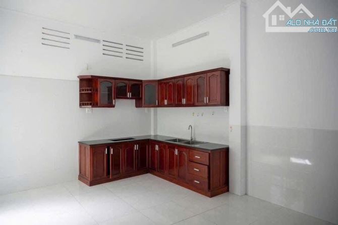 BÁN NHÀ TRỆT LẦU ĐƯỜNG TRẦN NGỌC QUẾ CÁCH ĐƯỜNG 30/4 CHỈ 60M , NINH KIỂU CẦN THƠ - 2
