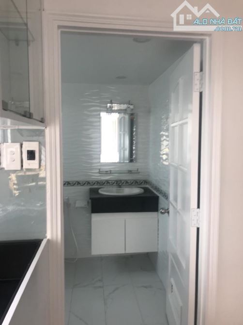 Căn hộ 86m2, 2p ngủ, 2wc,Full Nt, C/c Bàu Cát, p10, Tân Bình chỉ 11tr/th - 2