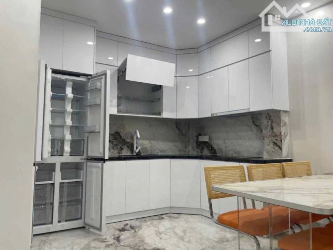 Bán gấp nhà đẹp Hoa Bằng, Cầu Giấy, 6 tầng thang máy, ngõ thông gần chợ, nội thất hiện đại - 2