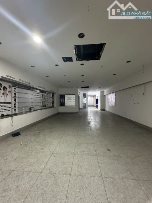 BÁN 400m2 ĐẤT Full Thổ cư Mặt tiền Phan Huy Ích P15 Tân Bình Giảm 12 TỶ còn 58 TỶ CHỐT GẤP - 2