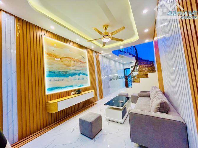 Nhà Đẹp - Ở Ngay - Thổ Quan - Đống Đa - Dt: 39m2/4tầng/3mMT* nhỉnh 6 tỷ - 2