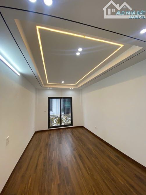 Bán nhà Trần Cung, 10m ô tô, sát phố, nội thất xịn sò, 34m2, 8.2 tỷ. - 2