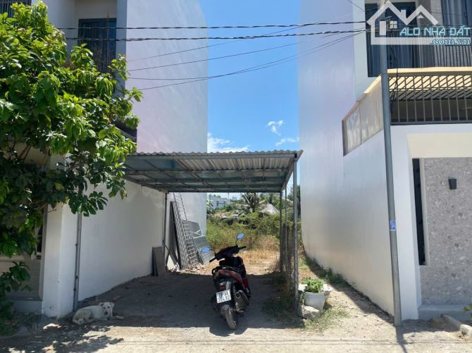 Bán lô đất đẹp thôn Vĩnh châu Xã Vĩnh Hiệp,  Nha Trang  Vị trí: giáp khu đô thị Mỹ Gia - 2