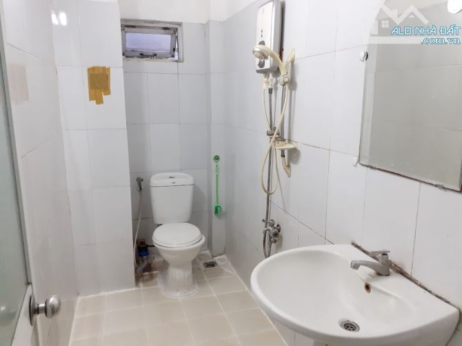 Cho thuê phòng 20m² có giếng trời tại Bạch Đằng, Tân Bình – gần sân bay - 2