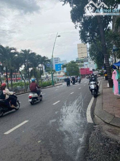NHÀ 5 TẦNG NGUYỄN BẶC - 103.8 M2 - 11 PHÒNG - THU NHẬP 55 TRIỆU/ 1 THÁNG - NHỈNH 13.5 TY - 2