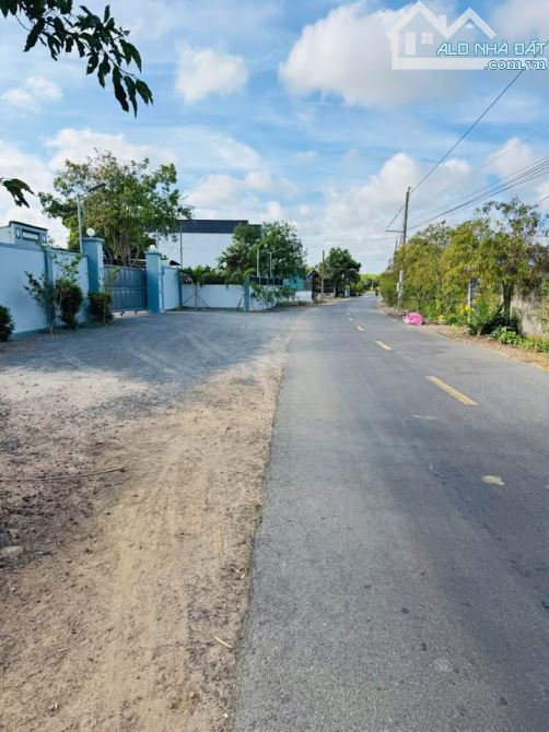 3 LÔ ĐẤT ĐƯỜNG NGUYỄN HUỆ XÃ ĐẤT ĐỎ DIỆN TÍCH RỘNG PHÙ HỢP XÂY BIỆT THỰ VƯỜN SỔ SẴN - 2