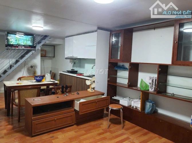 Cho thuê nhà nguyên căn ngõ 95 Thúy Lĩnh, DT 40m2 , 2 phòng ngủ, ô tô qua nhà,giá 10 triệu - 2