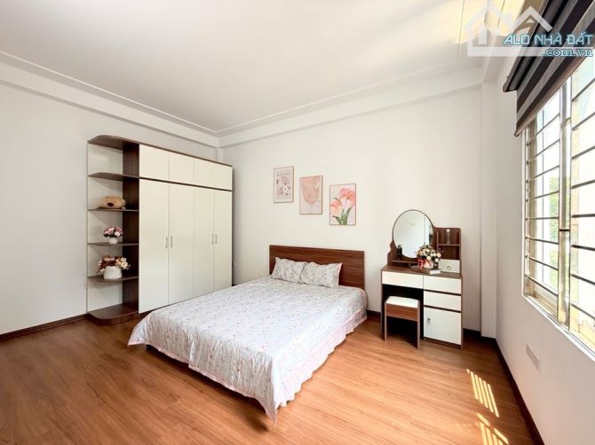 Kim Giang- một nhà ra phố- ô chờ thang máy- 36m2 x6 tầng full nội thất - giá 8xx tỷ - 2