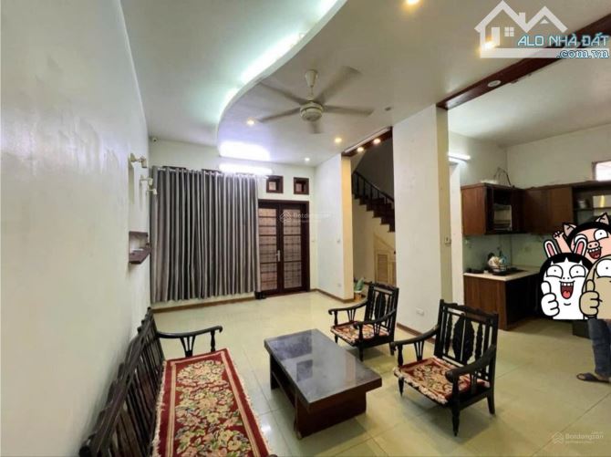Cho thuê nhà nguyên căn ngõ 4 Tôn Đức Thắng, DT 60m2 x 4 tầng, 5 phòng ngủ, full nội thất. - 2