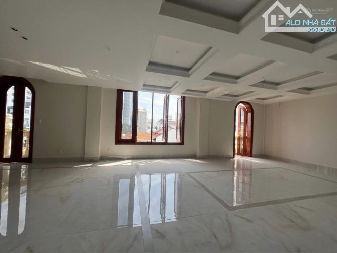 Cho thuê Biệt thự Phú Nhuận 166 Nguyễn Đình Chính dt 16x17m giá 180 triệu - 2