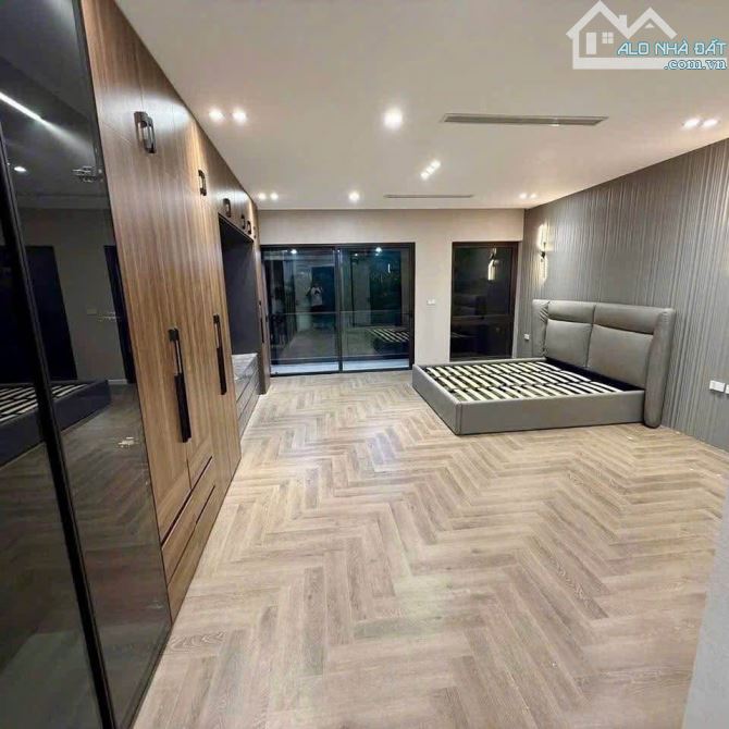 7 Tầng Thang Máy, 59 Láng Hạ, Đống Đa, ô tô tránh, gần phố, 66m2, MT 5m giá 2x tỷ - 2