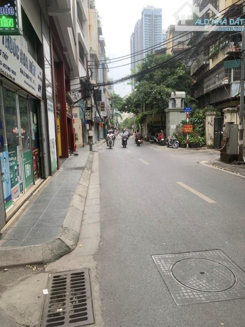 Chính chủ bán toà nhà mặt phố 9 tầng thang máy số 5 phố Tôn Đức Thắng 180m ,110 tỷ Đống Đa - 2