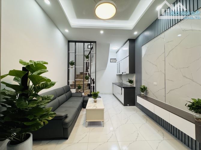 BÁN NHÀ GỐC ĐỀ - MINH KHAI - 2 THOÁNG TRƯỚC SAU - FULL NỘI THẤT. - 2