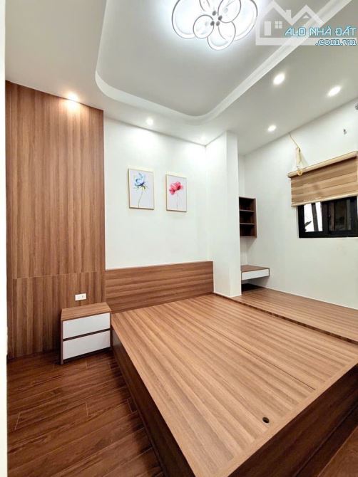 BÁN NHÀ THỊNH QUANG 30m2- 4 TẦNG - 3 NGỦ - 2 MẶT THOÁNG - Ở LUÔN. - 2
