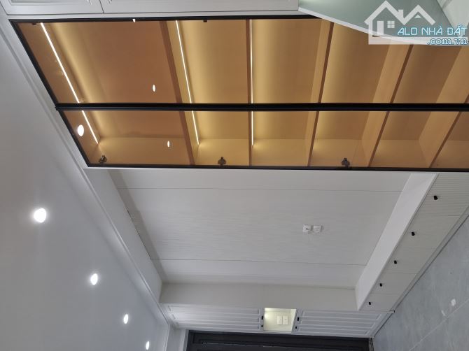 Đông Thiên Nhà mới 5 tầng Ngõ thông ba gác Nội thất cao cấp – 31m² – MT 3.1m giá 6,5 tỷ - 2