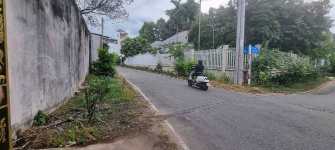 Bán biệt thự Nguyễn Chí Thanh, Hiệp An, TDM: 29 x 70, giá 21,5 tỷ - 2