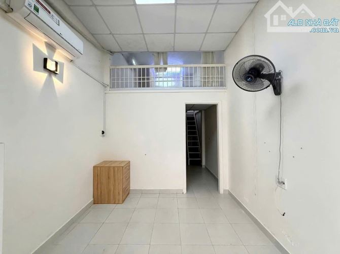 Hẻm 220 Hoàng Hoa Thám, P5,BT - DT , gác lửng, sân thượng trồng cây - 2