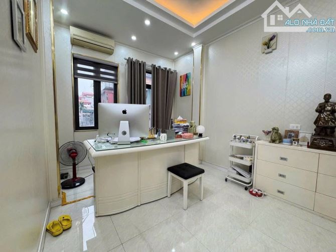 BÁN NHÀ VỈA HÈ KINH DOANH CỰC ĐỈNH TẠI NGUYỄN CÔNG HOAN - 2